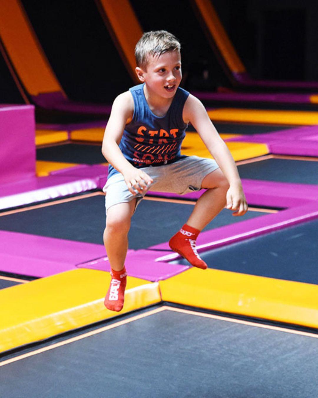 Trampoline park à Lyon : 5 parcs comparés, avec les prix et l'âge minimum